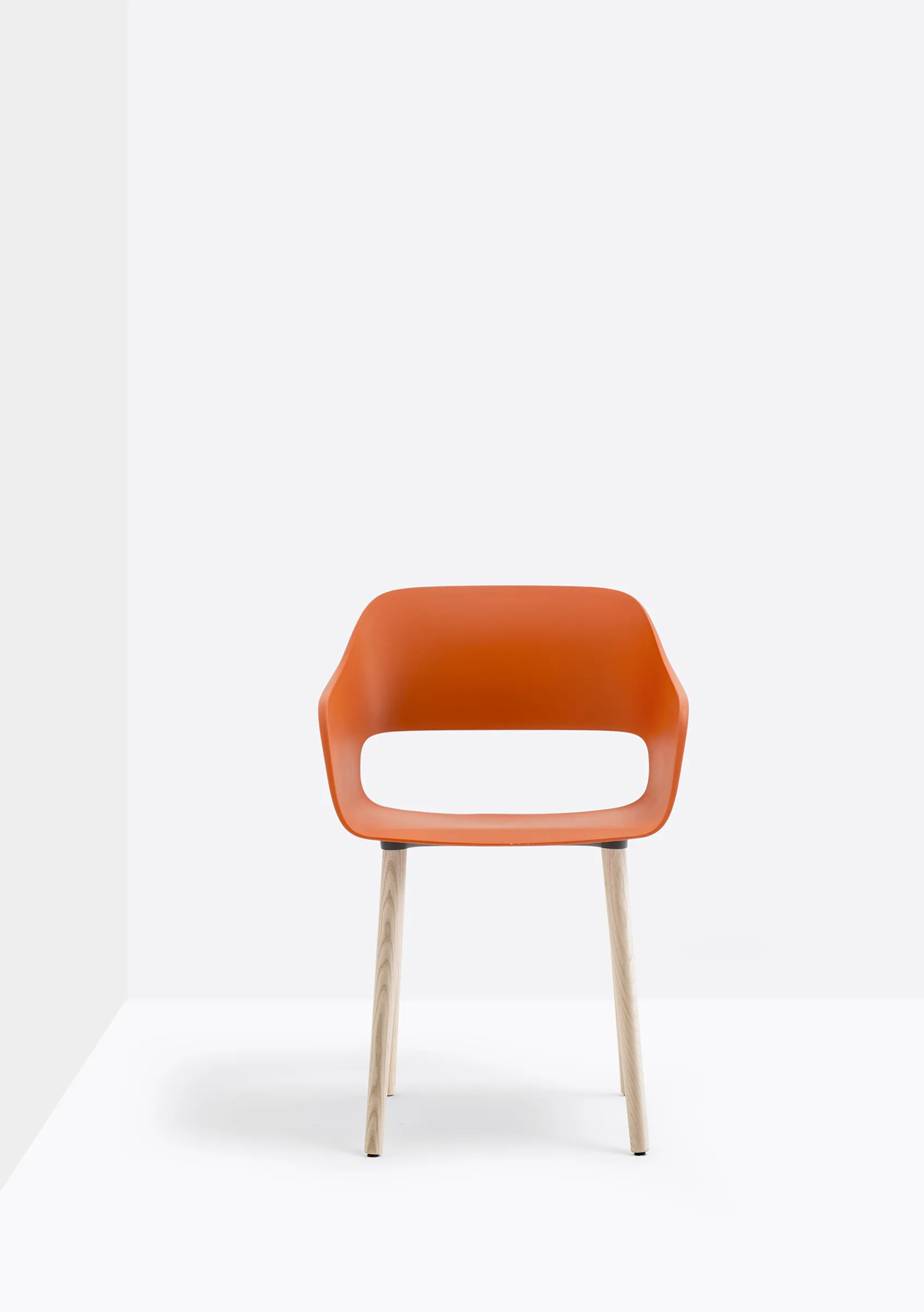 Stuhl BABILA 2755 - Armlehnstuhl Holz von Pedrali FR - gebleichtes Eschenholz AR - orange
