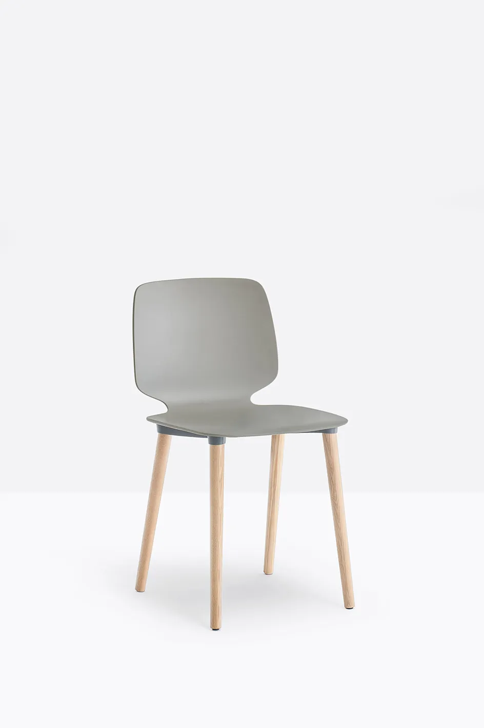 Stuhl BABILA 2750 - Holzgestell von Pedrali AN - schwarz lackiert GR - grau
