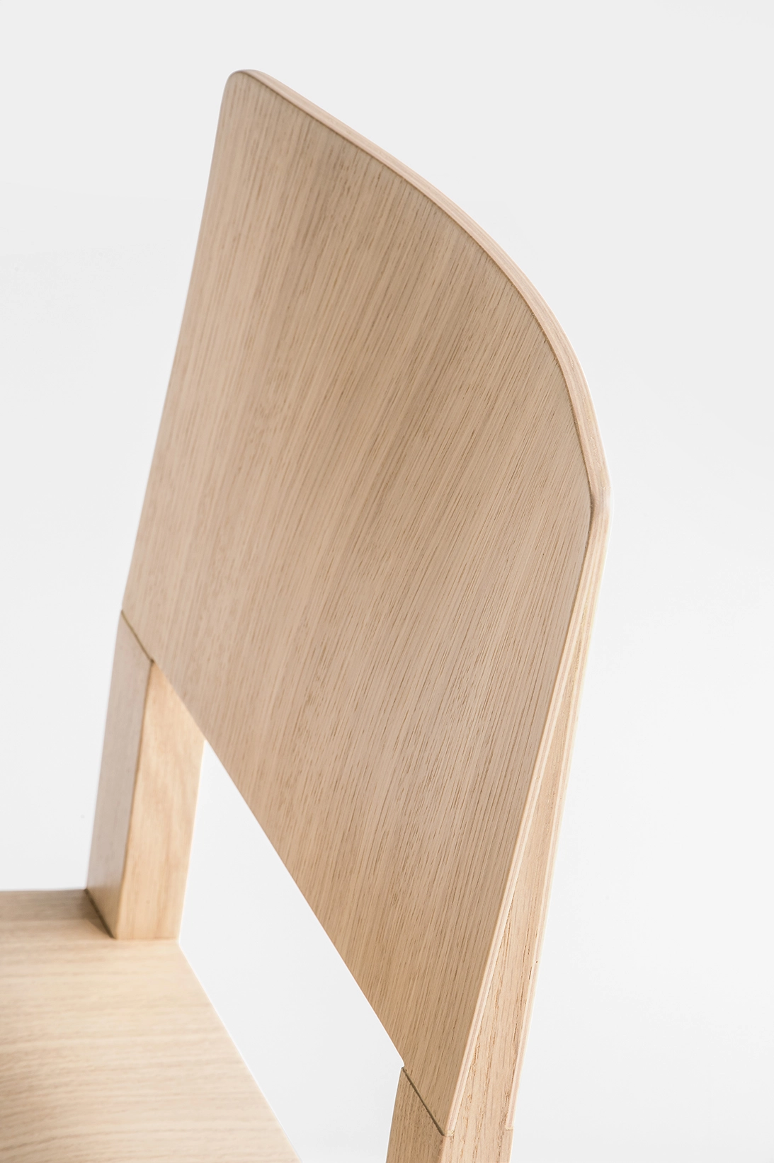 Stuhl BRERA 380 - Holz von Pedrali GC - hellgrau lackiert