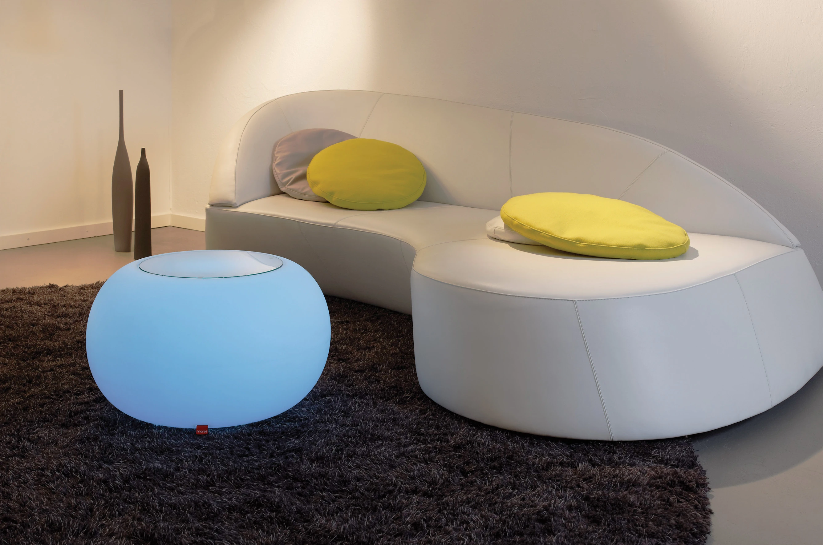 LED Tisch BUBBLE - Beistelltisch Hocker von moree Felt cushion may green LED weiss 230V Zuleitung Indoor