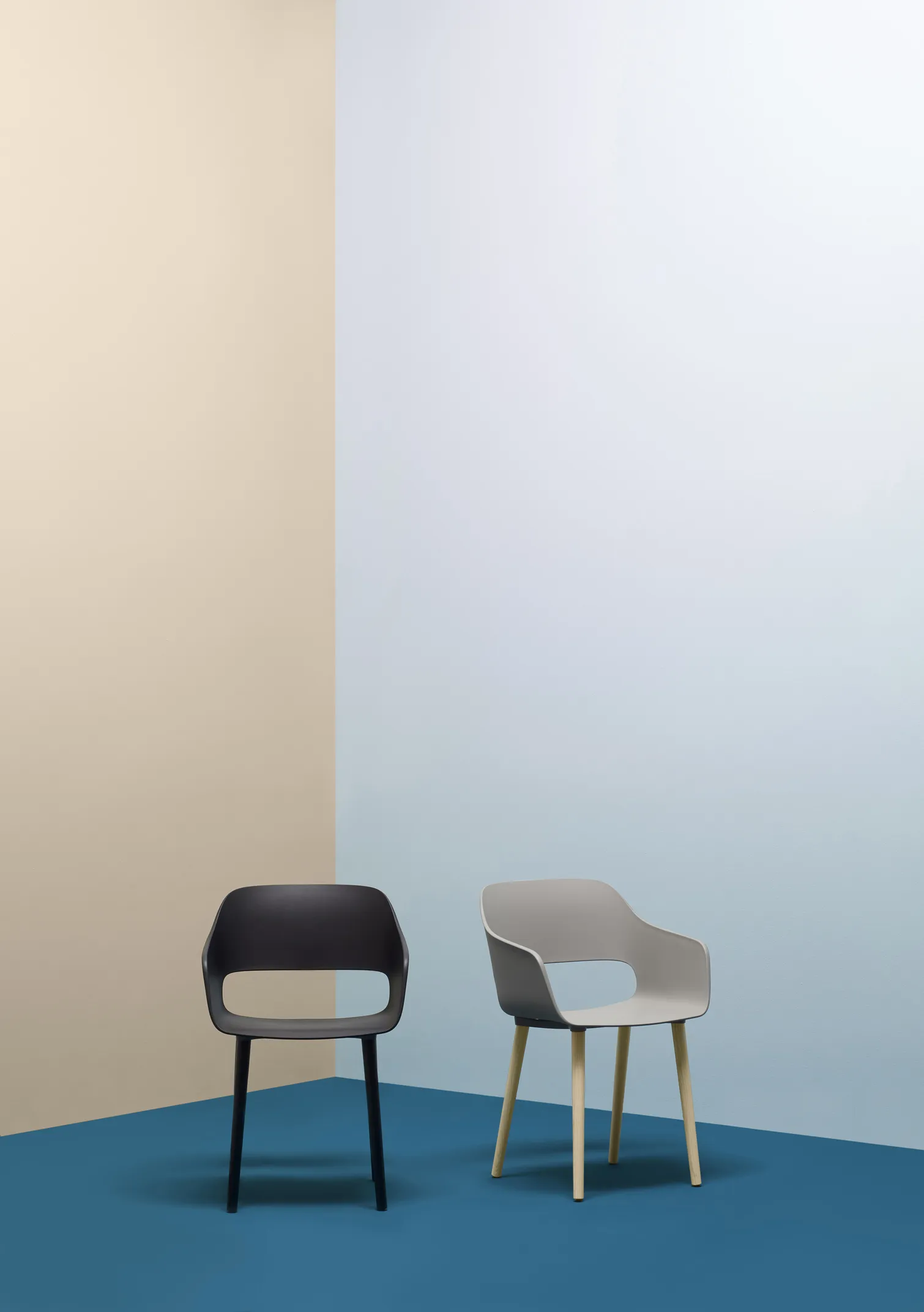 Stuhl BABILA 2755 - Armlehnstuhl Holz von Pedrali AN - schwarz lackiert GR - grau